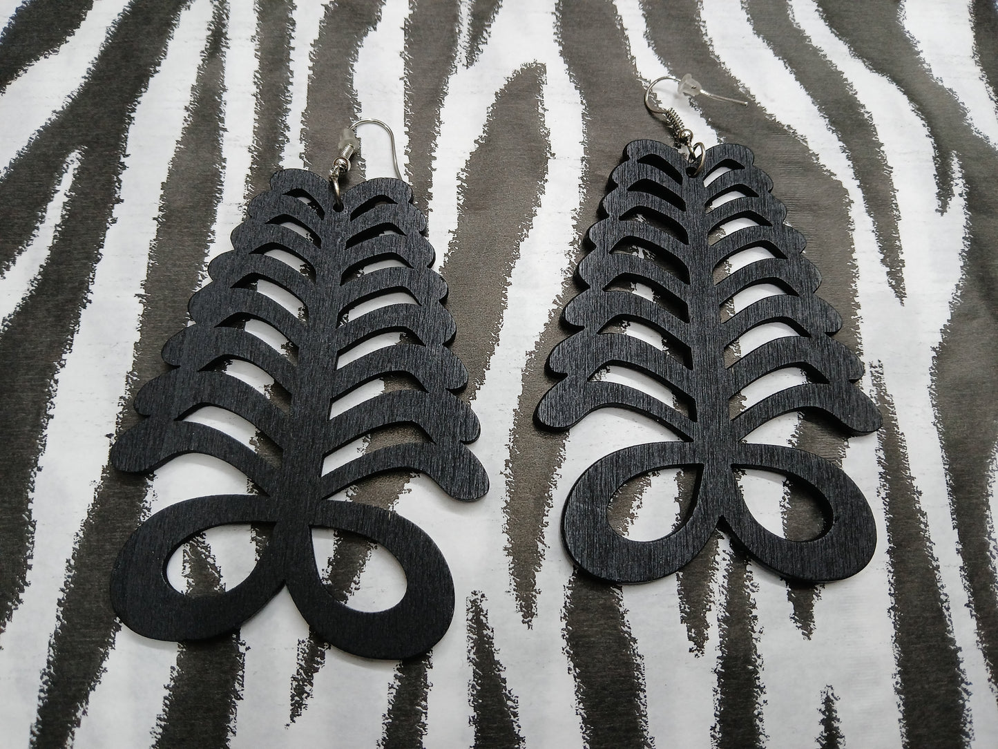 Leaf Wooden Earrings (Black)
